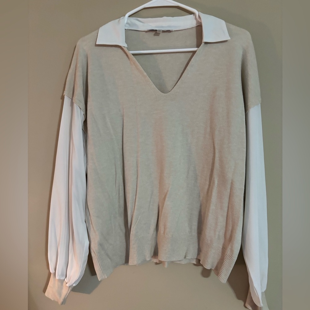 Sioni Cream Top with White Accents